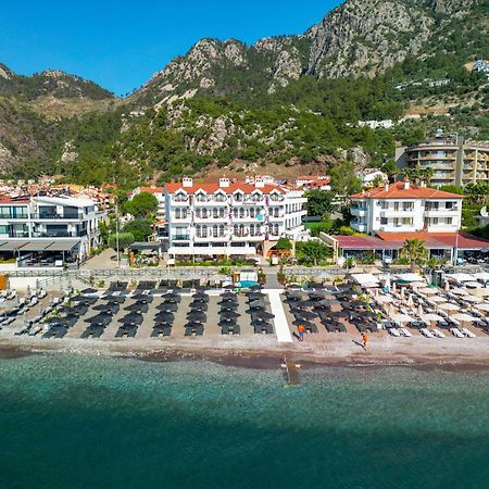 The Diplomat Hotel Турунч Екстериор снимка