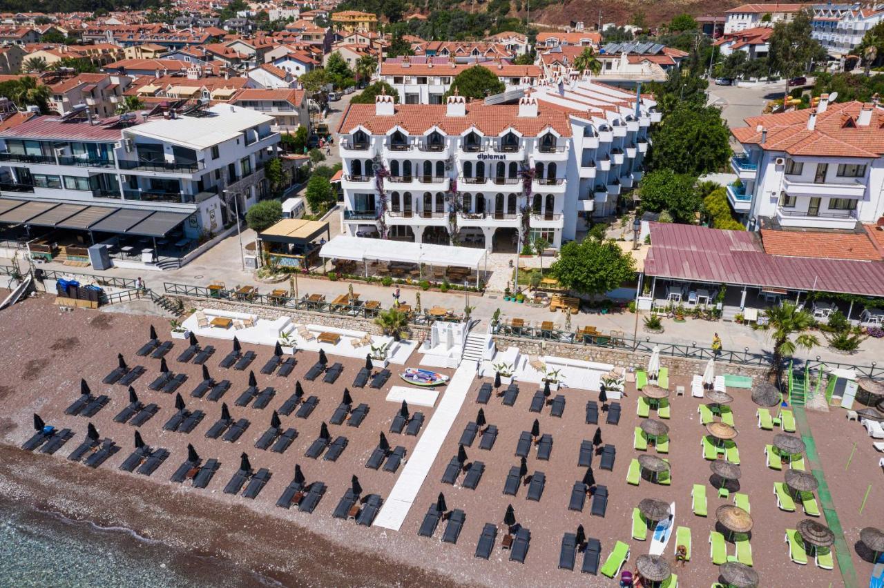 The Diplomat Hotel Турунч Екстериор снимка