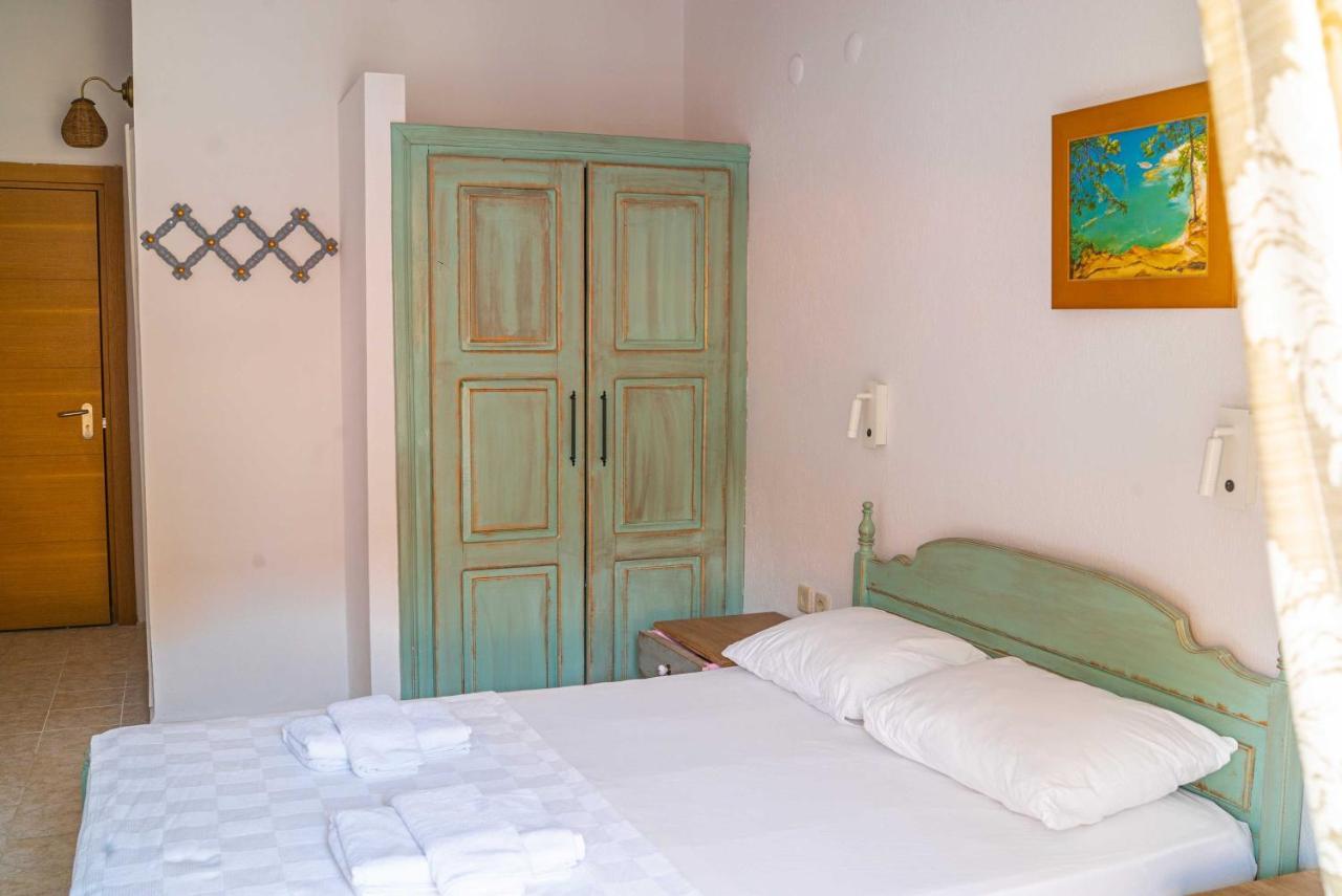 The Diplomat Hotel Турунч Екстериор снимка