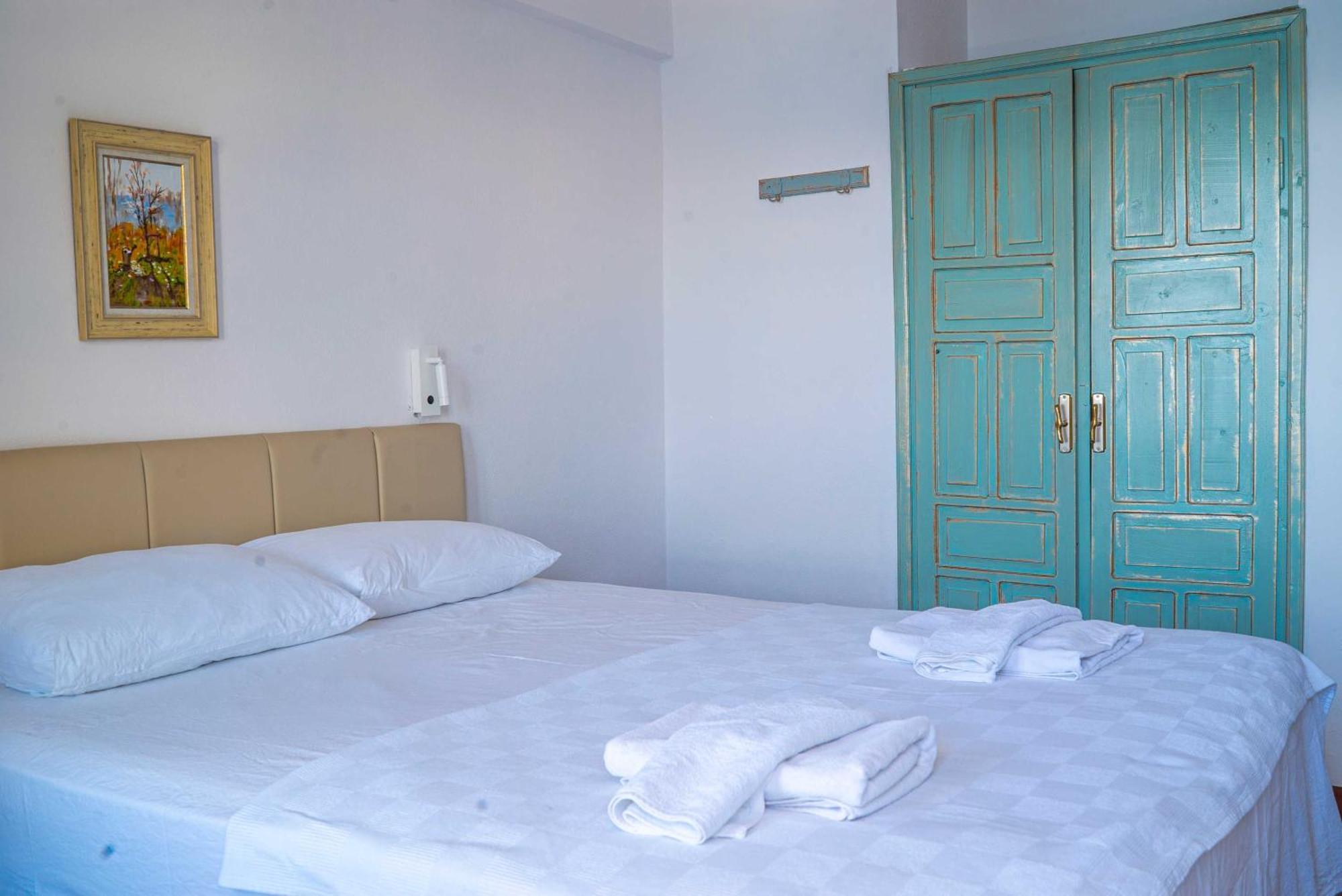 The Diplomat Hotel Турунч Стая снимка